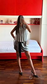 Vestito corto elegante grigio con paillettes