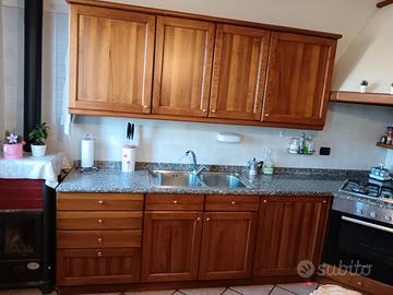 cucina di legno massello  noce