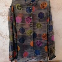 Camicia velata misto seta con fantasia vintage.