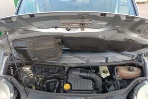 Renault Trafic 2 . 9 posti