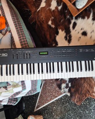 Roland JV-30 - 16 part multi timbral synth