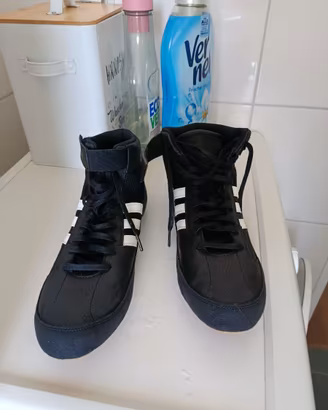 Scape da Lotta, Pugilato adidas come nuove