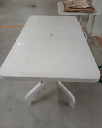 tavolo in plastica 