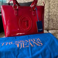 BORSA TRUSSARDI JEANS COLORE ROSSO PELLE LUCIDA.