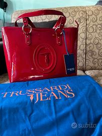 BORSA TRUSSARDI JEANS COLORE ROSSO PELLE LUCIDA.