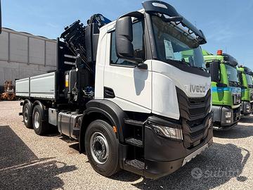 IVECO X-WAY 500 6x2 allestito con Gru PM 30.525 SP