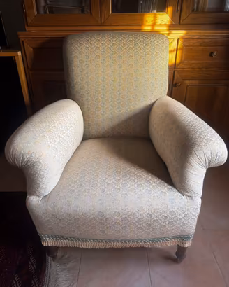 Poltrone classiche vintage in tessuto broccato