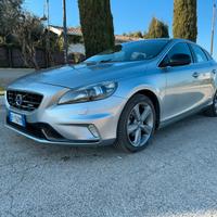 VOLVO V40 D2 115 Momentum pacchetto R-DESIGN