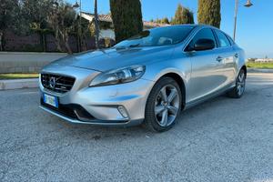 VOLVO V40 D2 115 Momentum pacchetto R-DESIGN
