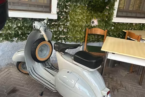 Vespa Piaggio vna1t 