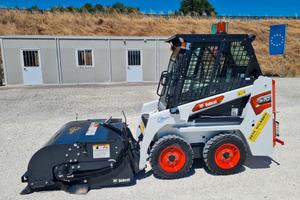 MINIPALA BOBCAT S 70 CON SPAZZOLA E BENNA