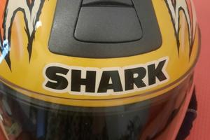 2 caschi 2 giubbotti 2 tute acqua  da moto