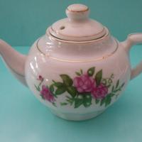 Teiera in porcellana