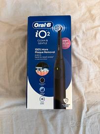 Spazzolino elettrico Oral-B iO2