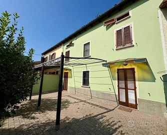 CASALCERMELLI casa ampia metratura con giardino e