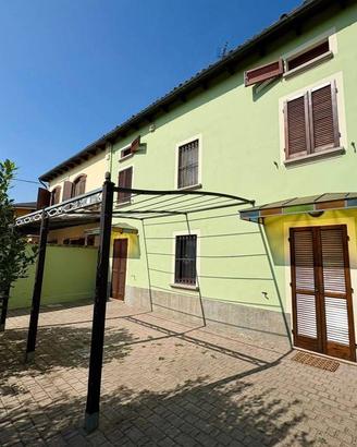 CASALCERMELLI casa ampia metratura con giardino e
