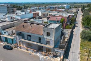 Abitazione indipendente di ampia metratura in zon