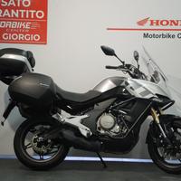 CF Moto 650 MT