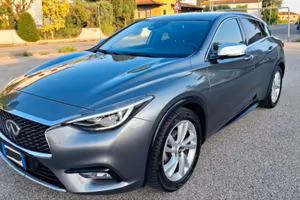 Infiniti Q30 1.5 diesel cambio automatico 