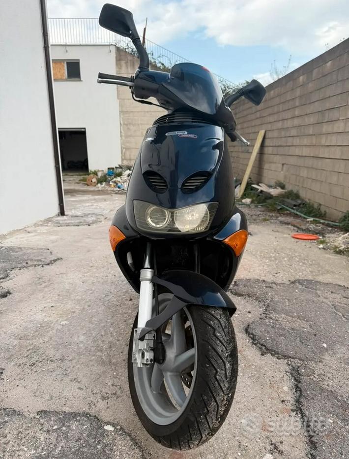 Aprilia Sr Moto Scooter In Vendita Rs 125 Aprilia Sr Replica