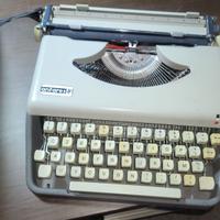 Macchina da scrivere Antares vintage