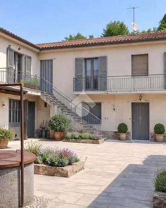 CASA SEMINDIPENDENTE A CALOSSO
