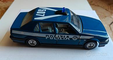 Alfa Romeo 75 "Polizia di Stato" - Bburago 1:24