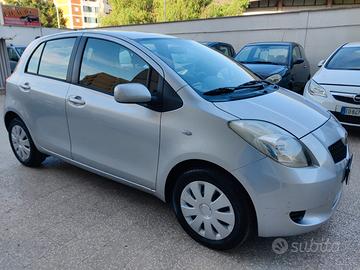 Toyota Yaris 1.0 5 porte
