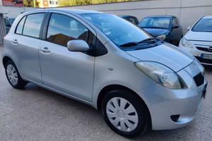 Toyota Yaris 1.0 5 porte