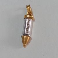 Ciondolo in oro 750 con brillant a forma di penna 