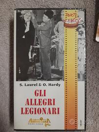 VHS Stanlio e Ollio Film "GLI ALLEGRI LEGIONARI"