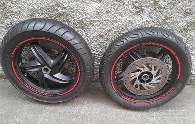 Ruote complete + Scarichi + faro Harley Davidson.