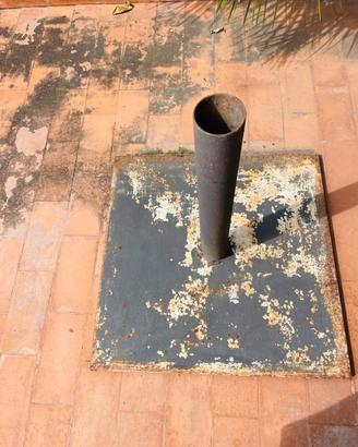 Basi in ferro per grandi ombrelloni