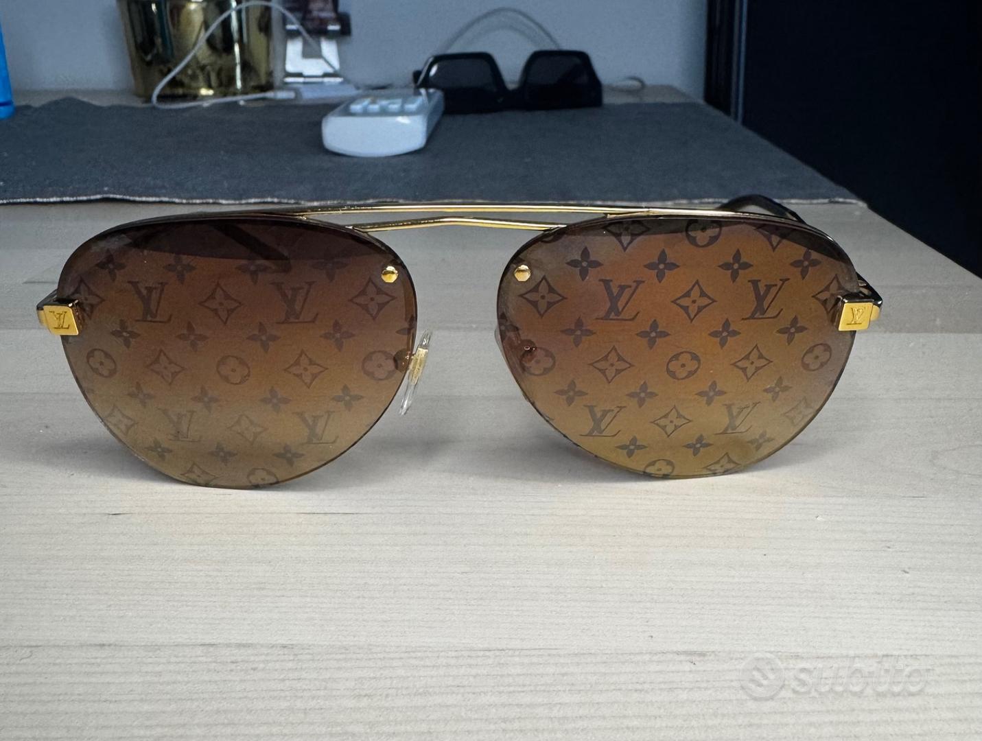 小物 LOUISVUITTON Z1020E Clockwise Sunglasses Louis Vuitton Goldtone Metal Clockwise Monogram Sunglasses