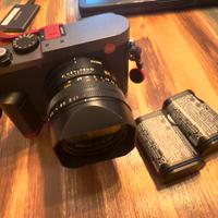 Leica Q2 tenuta maniacalmente + 2 Batt e accessori