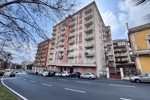 Gioeni / Etnea alta - 4 vani ottìmo investimento
