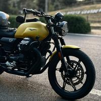 Moto Guzzi v7 Stone 850