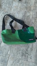 Freitag modello Lois F45 in verde.