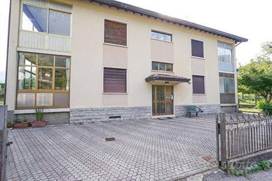 Appartamento di 80 m² con 3 locali e posto auto a 