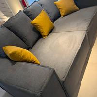 Divano seduta larga in tessuto grigio