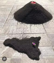 Sacchi di cenere vulcanica di diversi pesi