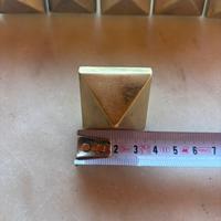 Borchie in ottone massiccio