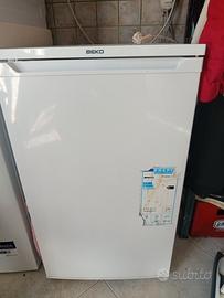 Congelatore verticale Beko FS166020