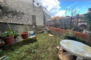 CASA SEMINDIPENDENTE A SARZANA