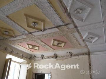 CASA SIGNORILE D'EPOCA DA RISTRUTTURARE