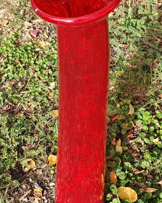 Vaso in vetro rosso