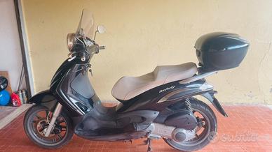 Beverly 250 ie tourer