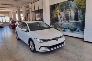 Volkswagen Golf 1.5 TGI DSG Life, 37800KM!!
