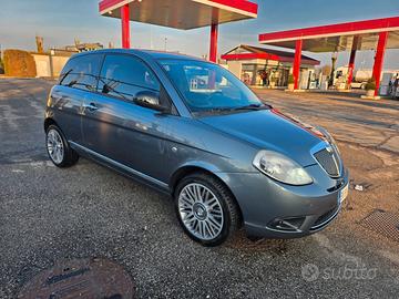 Lancia Ypsilon 1.2 69 CV Unyca