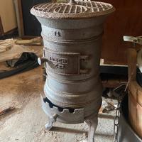 Piccola stufa in ghisa